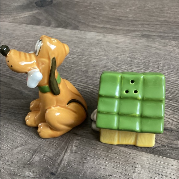 Disney Pluto Salt and Pepper Shakers Set - Picture 4 of 5